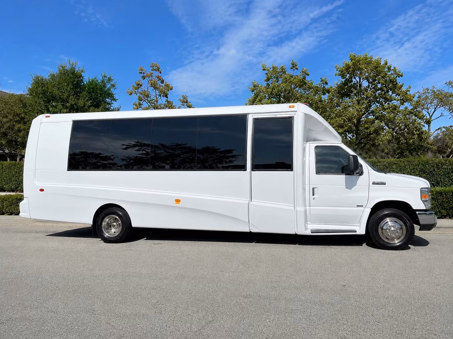 minibuses are a smart pick for smaller pasadena prom groups
