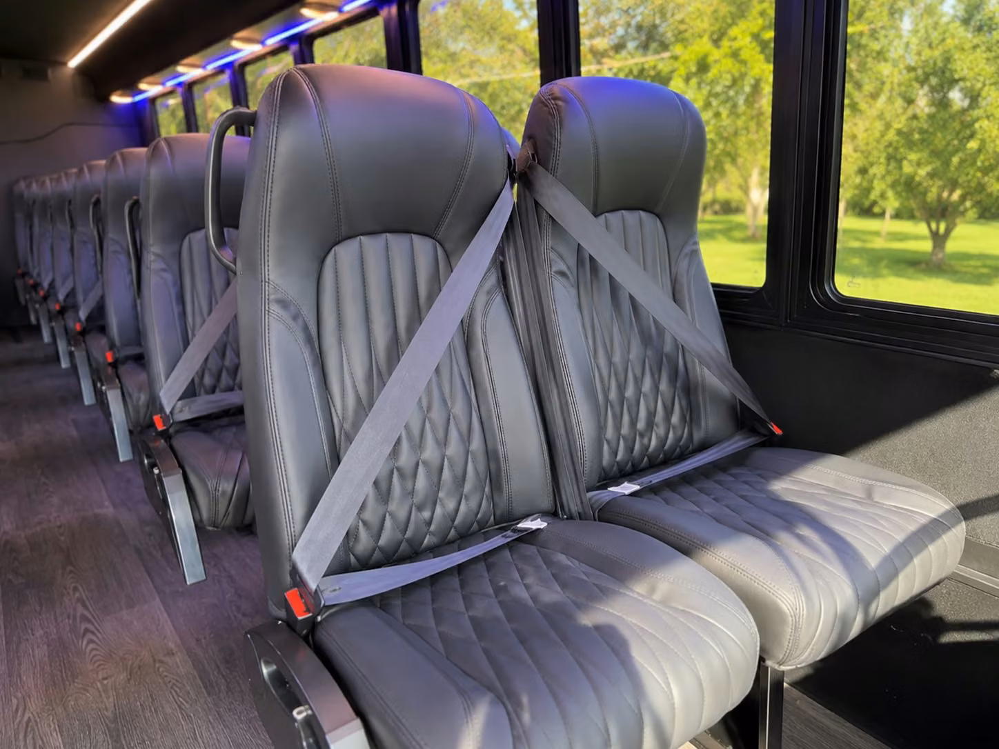 pasadena 18 passenger minibus rental