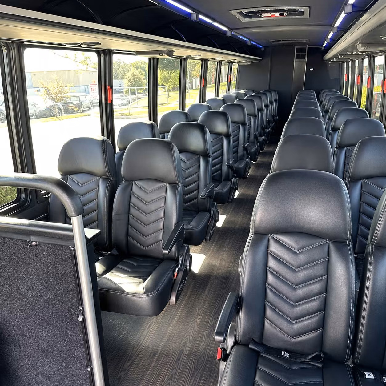 pasadena 30 passenger minibus rental