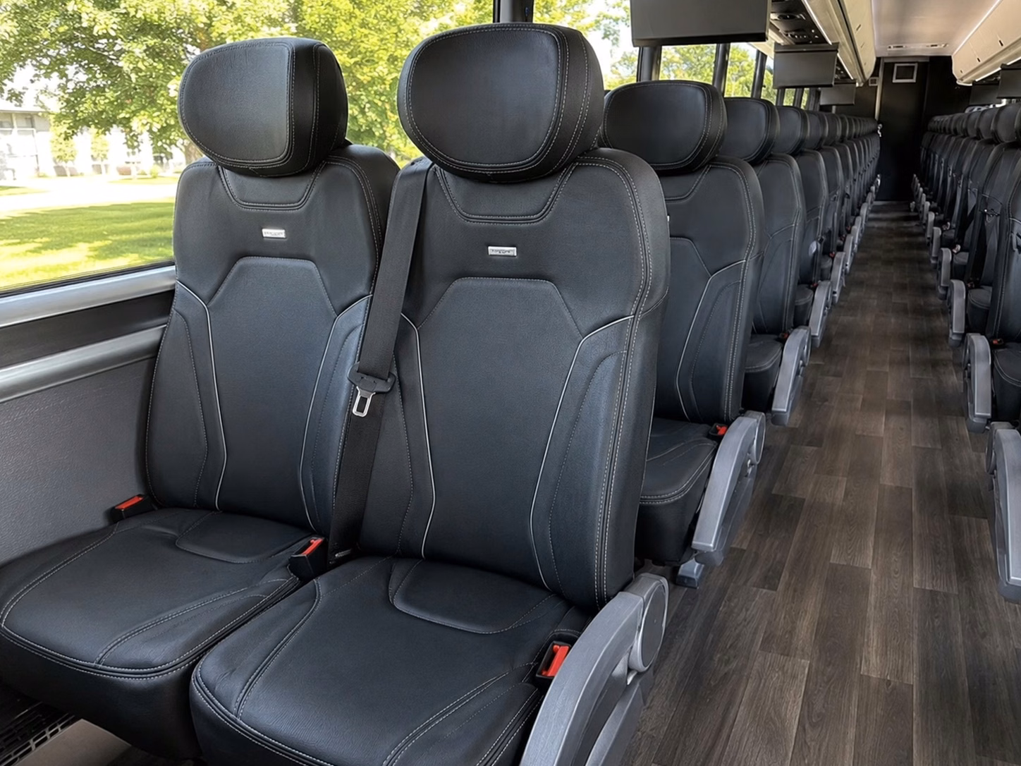 shuttle your guests between pasadena s iconic wedding venues without the parking headache